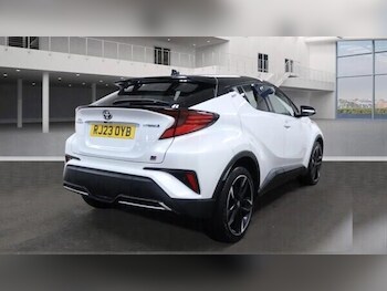 Used Toyota C-HR 2023 for sale - 77551658: Photo