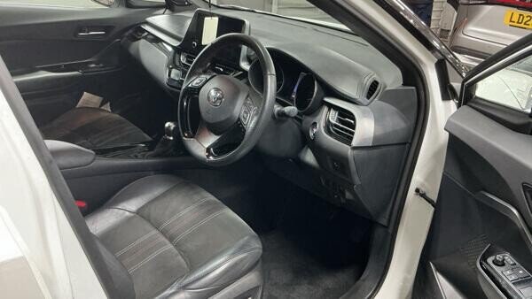 Used Toyota C-HR 2023 for sale - 77551658: Photo 8