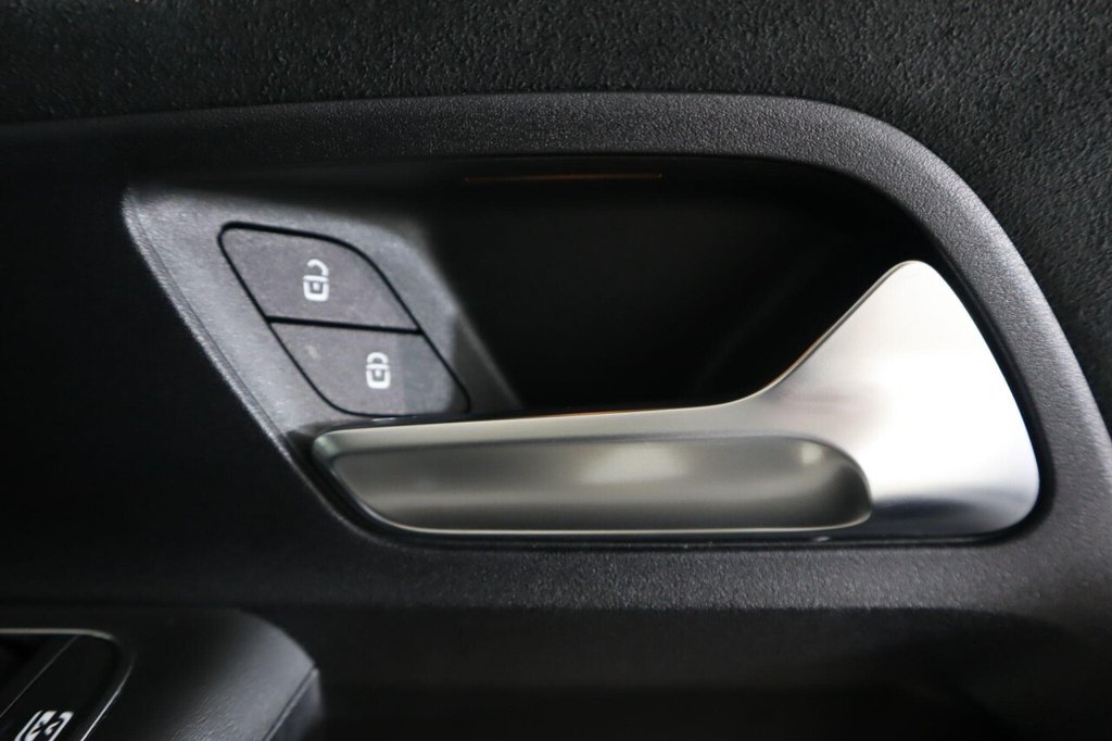 Used Mercedes-Benz GLB 2023 for sale - 76986137: Photo 18