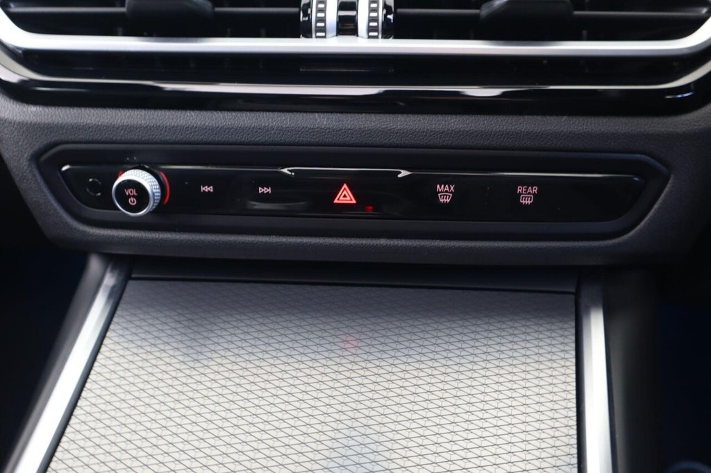 Used BMW 3 Series 2024 for sale - 77111096: Photo 24