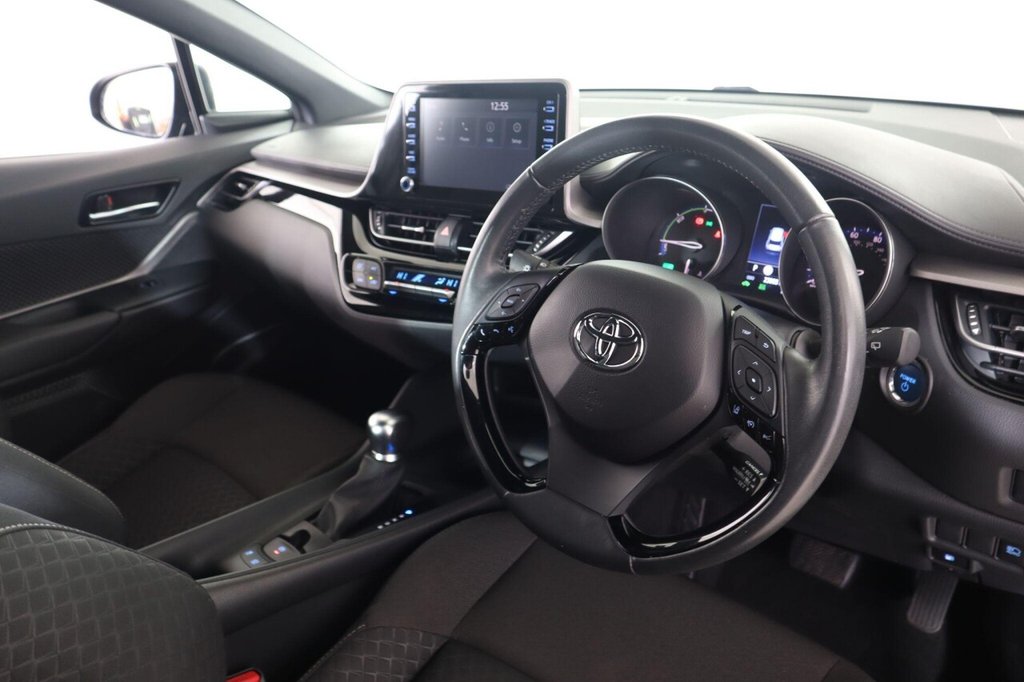 Used Toyota C-HR 2023 for sale - 77263673: Photo 11