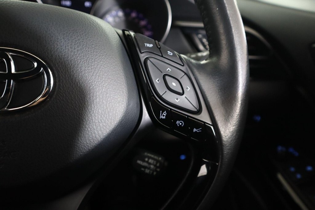 Used Toyota C-HR 2022 for sale - 76820982: Photo 17