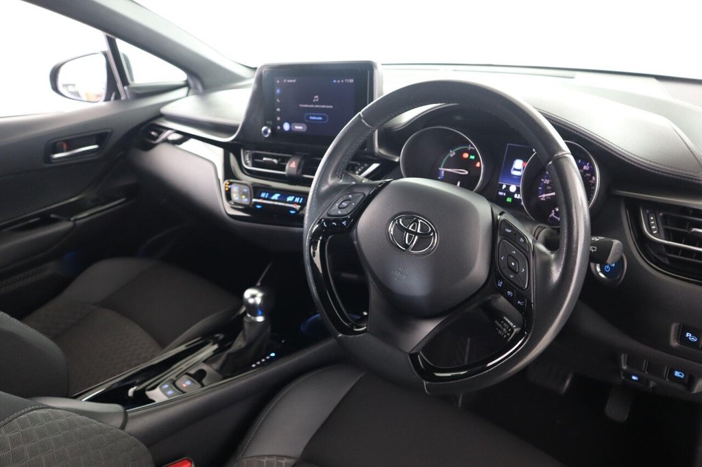 Used Toyota C-HR 2022 for sale - 76820982: Photo 3
