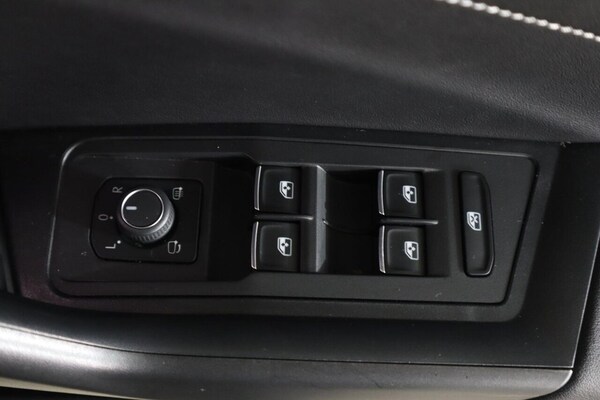 Used Volkswagen T-Roc 2022 for sale - 76185549: Photo 25