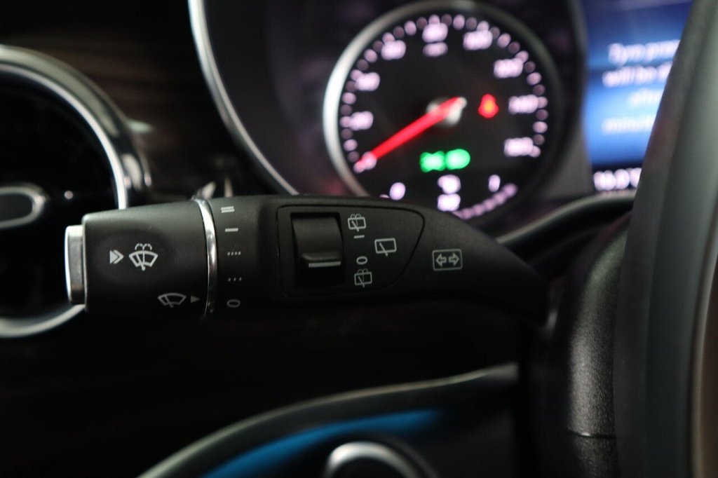 Used Mercedes-Benz V-Class 2020 for sale - 76751334: Photo 23