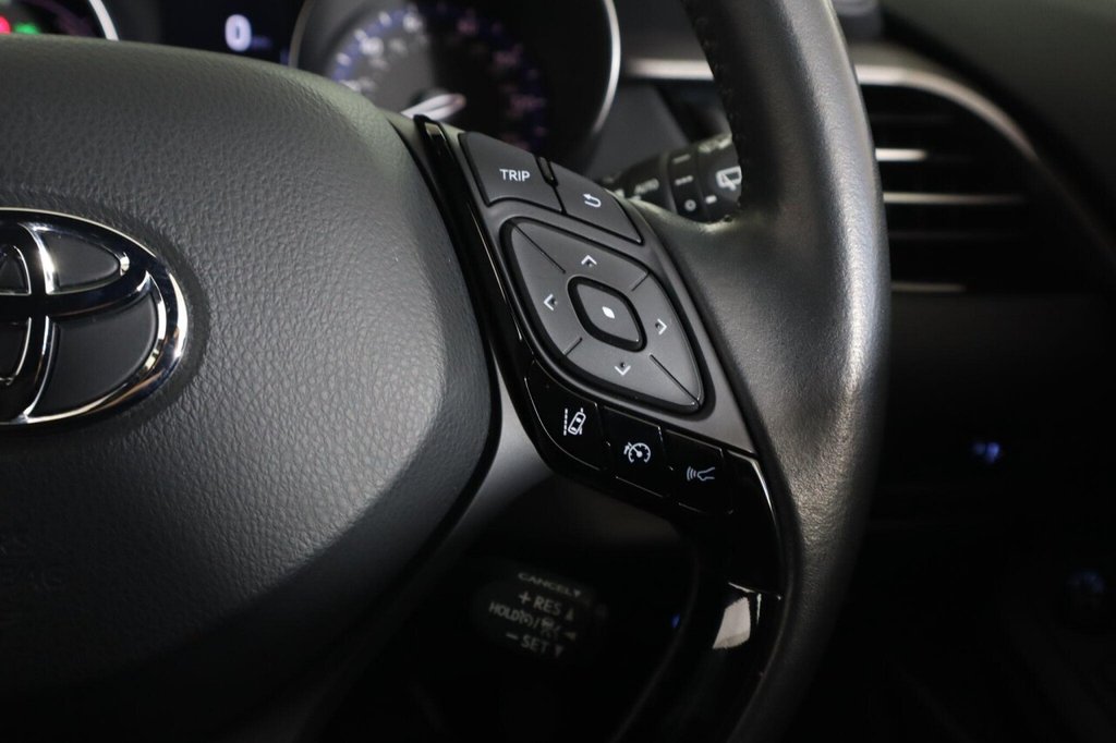Used Toyota C-HR 2022 for sale - 76632472: Photo 17