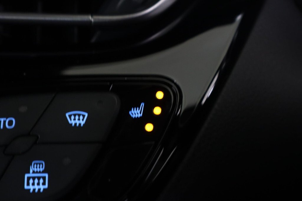 Used Toyota C-HR 2022 for sale - 76406981: Photo 21