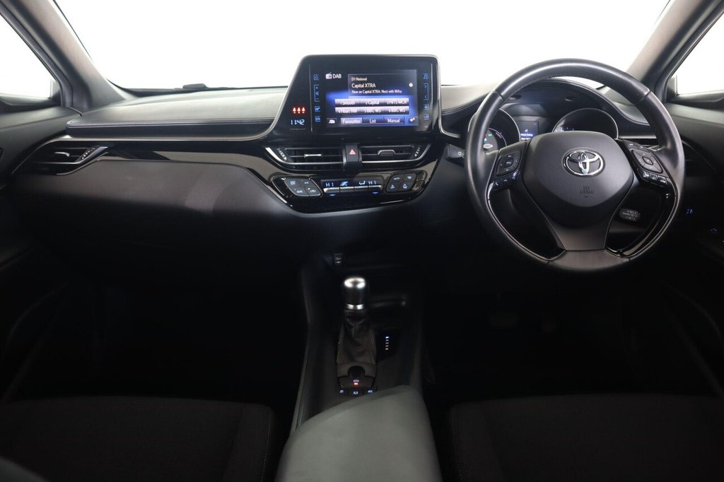 Used Toyota C-HR 2018 for sale - 77953215: Photo 11