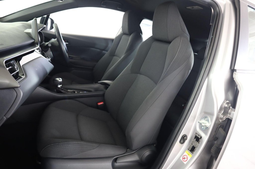 Used Toyota C-HR 2018 for sale - 77953215: Photo 40