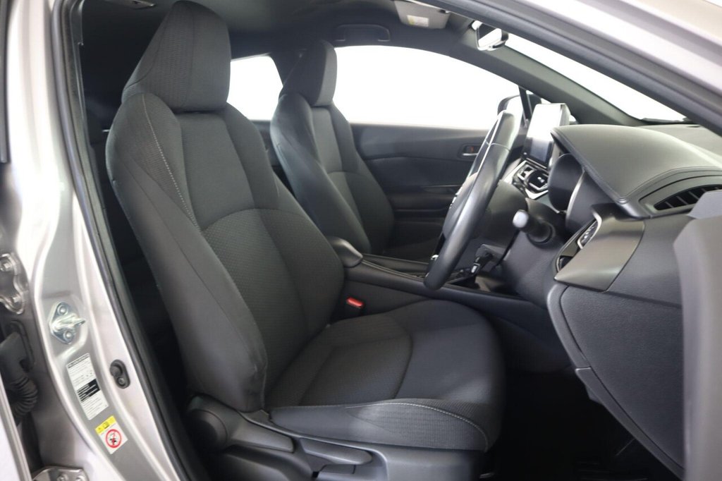 Used Toyota C-HR 2018 for sale - 77953215: Photo 42