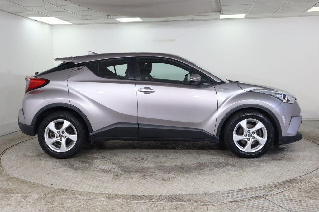 Used Toyota C-HR 2018 for sale - 77953215: Photo 9