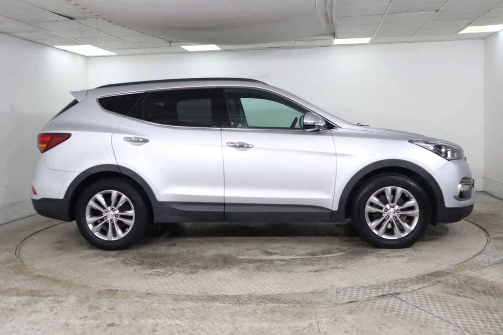 Used Hyundai Santa Fe 2018 for sale - 76559452: Photo 10