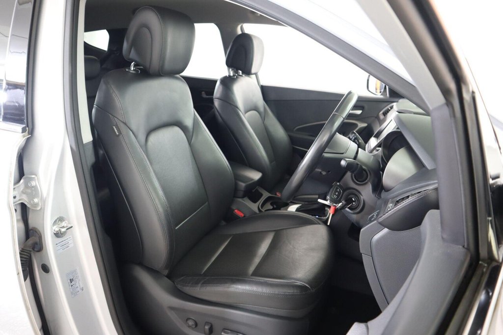 Used Hyundai Santa Fe 2018 for sale - 76559452: Photo 15