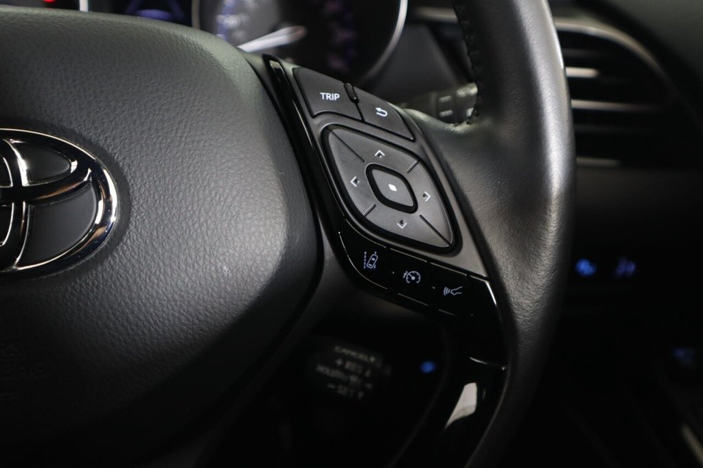 Used Toyota C-HR 2022 for sale - 76914827: Photo 17
