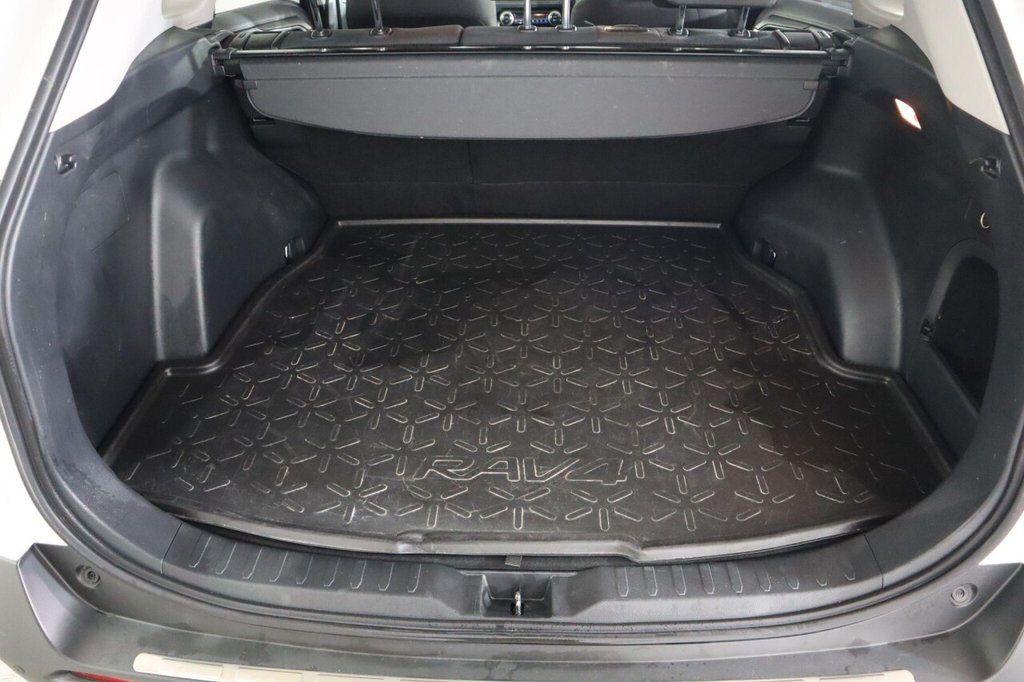 Used Toyota RAV4 2021 for sale - 76986071: Photo 18