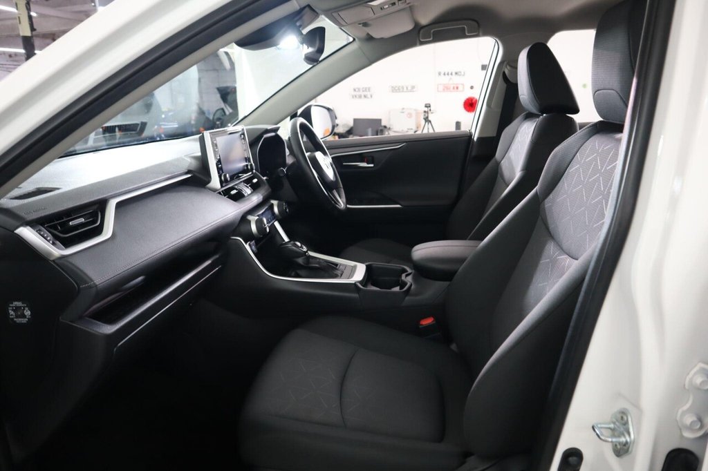 Used Toyota RAV4 2021 for sale - 76986071: Photo 31