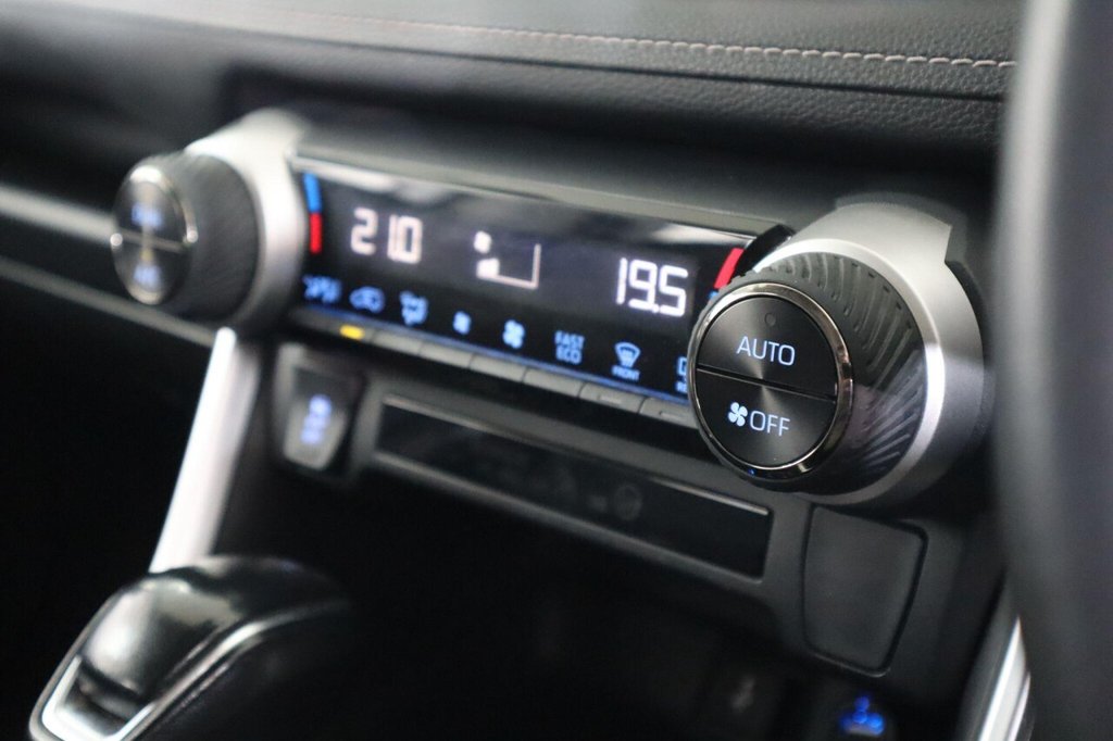 Used Toyota RAV4 2021 for sale - 76986071: Photo 47