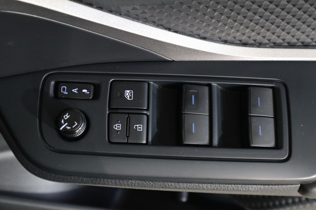 Used Toyota C-HR 2021 for sale - 76439173: Photo 25