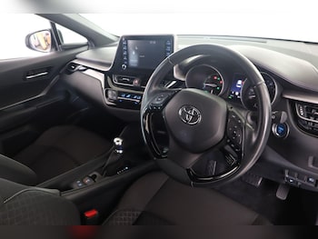 Used Toyota C-HR 2023 for sale - 79233841: Photo