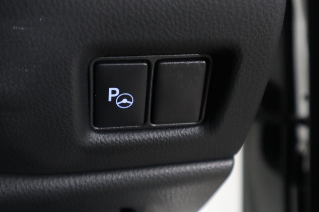 Used Toyota C-HR 2022 for sale - 76841388: Photo 25