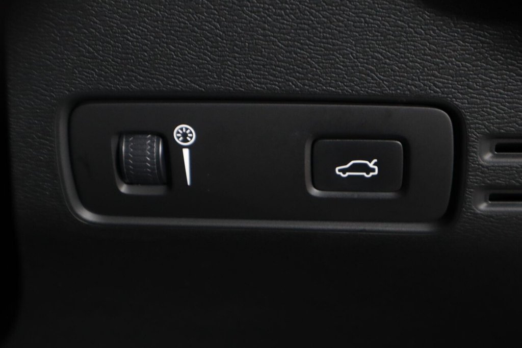 Used Volvo XC40 2019 for sale - 76724809: Photo 26