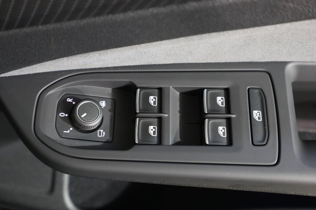 Used Volkswagen Golf 2023 for sale - 76914783: Photo 25