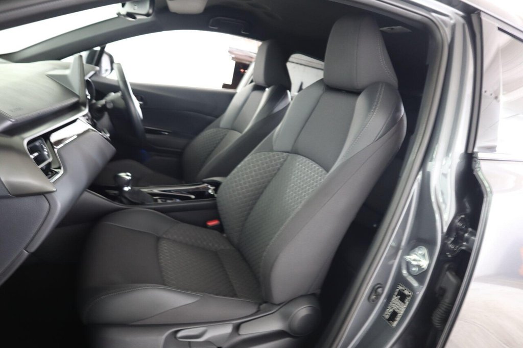 Used Toyota C-HR 2022 for sale - 76914775: Photo 44