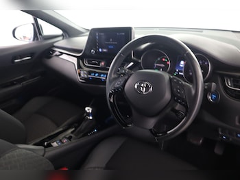 Used Toyota C-HR 2022 for sale - 79587982: Photo