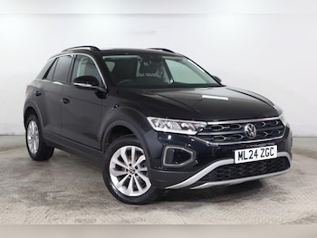 Used Volkswagen T-Roc 2024 for sale - 77905177: Photo
