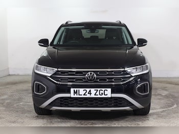 Used Volkswagen T-Roc 2024 for sale - 77905177: Photo