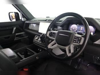 Used Land Rover Defender 130 2022 for sale - 78919804: Photo