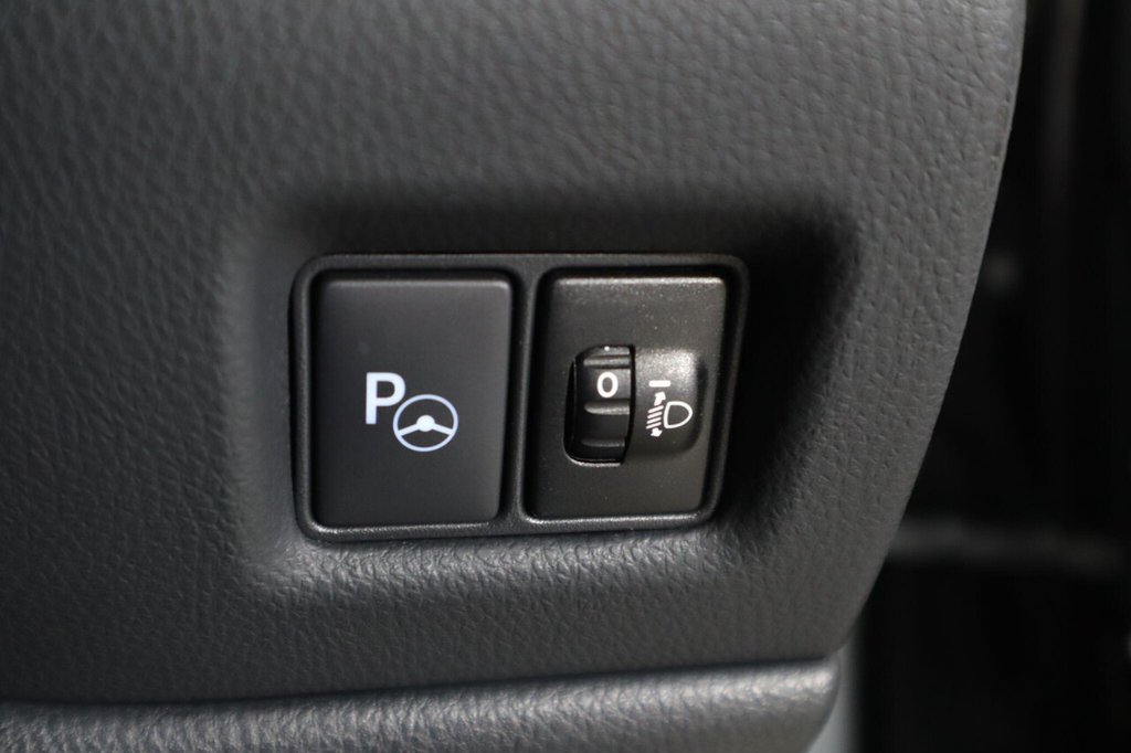 Used Toyota C-HR 2022 for sale - 76080889: Photo 30