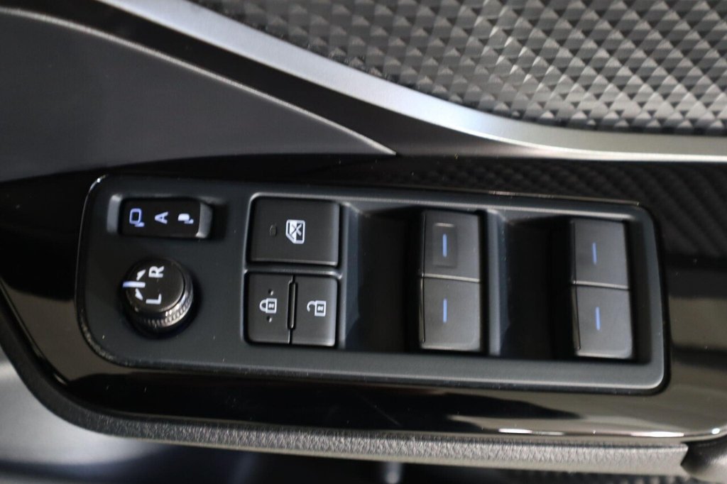 Used Toyota C-HR 2022 for sale - 76080889: Photo 32