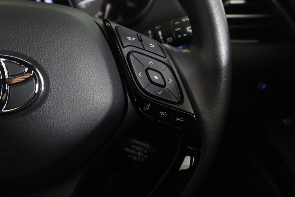 Used Toyota C-HR 2023 for sale - 77953118: Photo 17