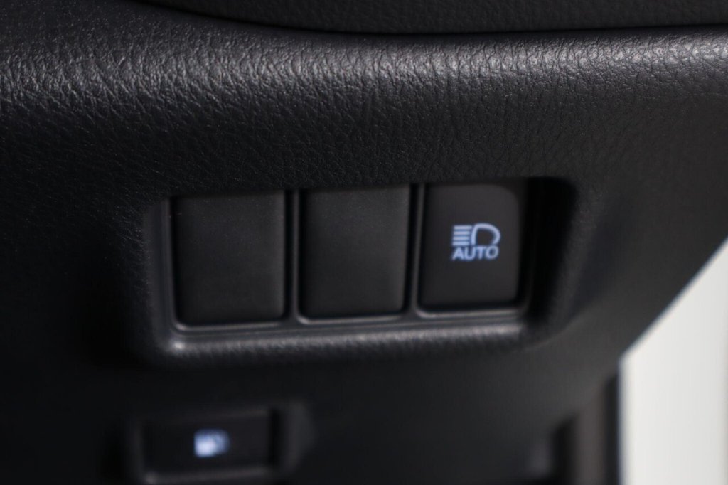 Used Toyota C-HR 2023 for sale - 77953118: Photo 24