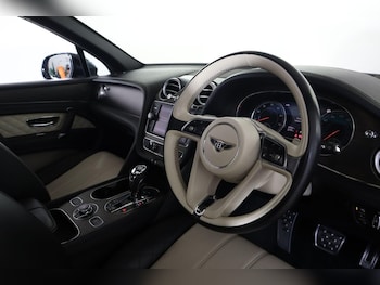 Used Bentley Bentayga 2017 for sale - 79197664: Photo