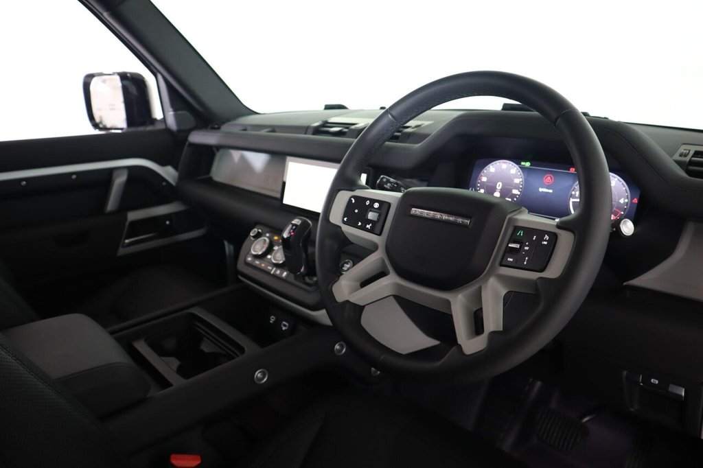 Used Land Rover Defender 2024 for sale - 78044808: Photo 11