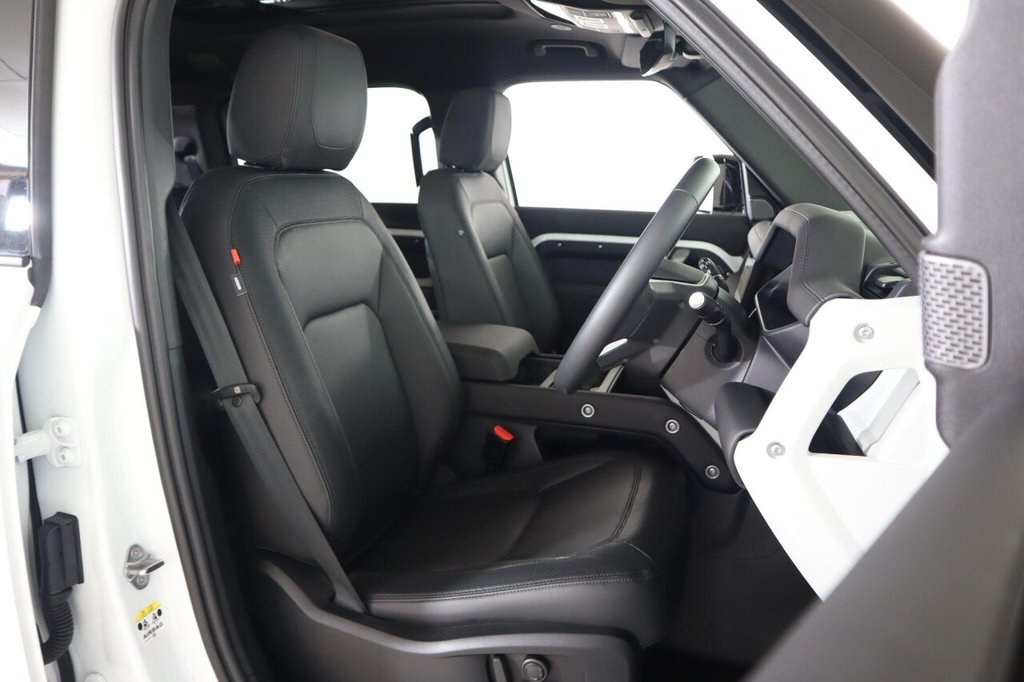 Used Land Rover Defender 2024 for sale - 78044808: Photo 13