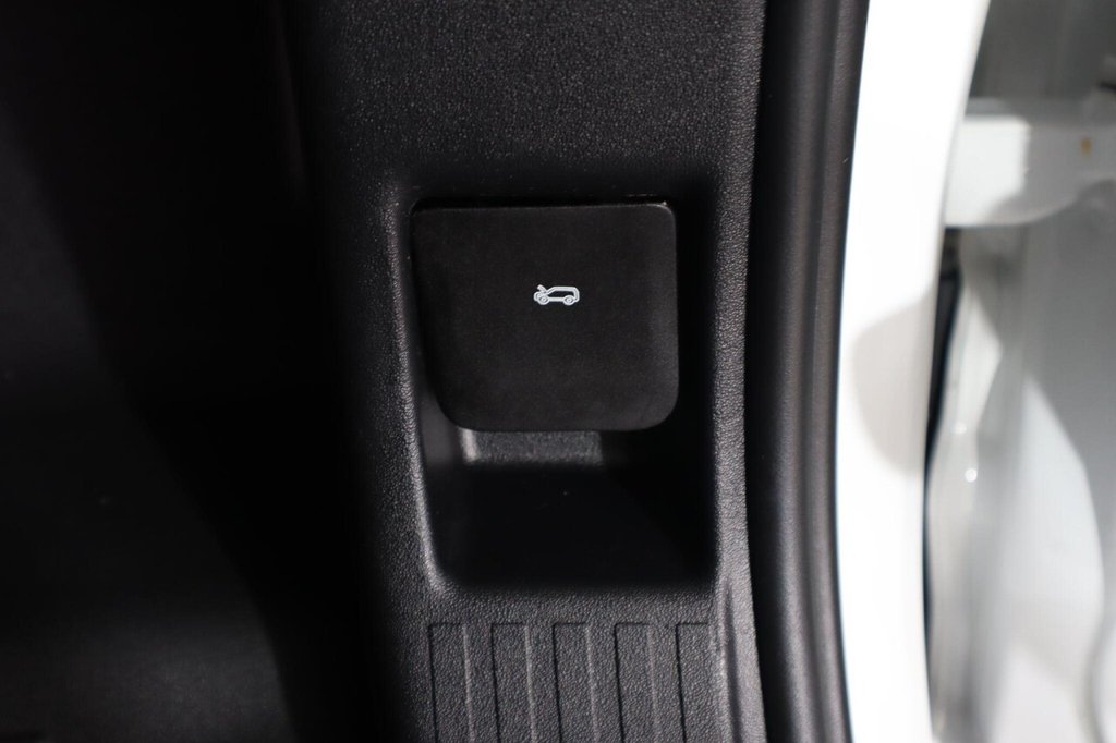 Used Land Rover Defender 2024 for sale - 78044808: Photo 25