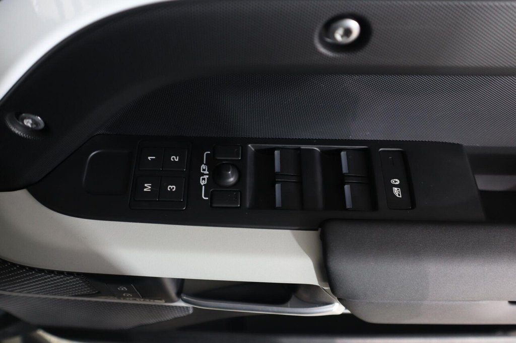 Used Land Rover Defender 2024 for sale - 78044808: Photo 27