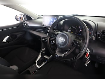 Used Toyota Yaris 2024 for sale - 79334609: Photo