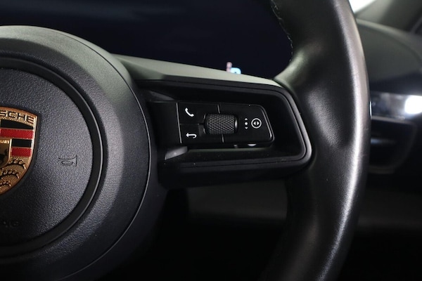 Used Porsche Taycan 2022 for sale - 75444659: Photo 17