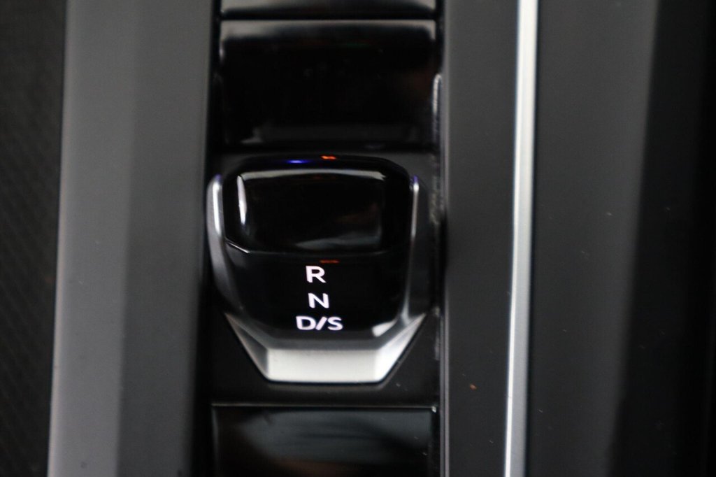 Used Volkswagen Golf 2020 for sale - 76632323: Photo 21