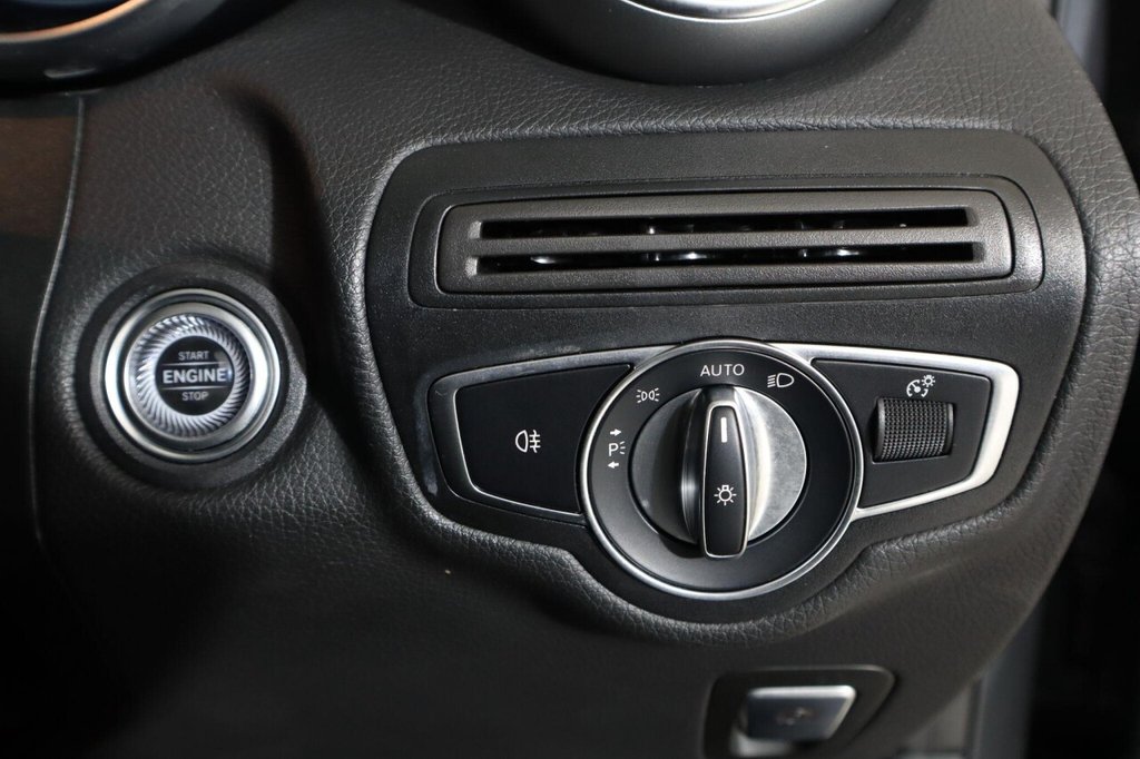 Used Mercedes-Benz GLC 2022 for sale - 76642735: Photo 27