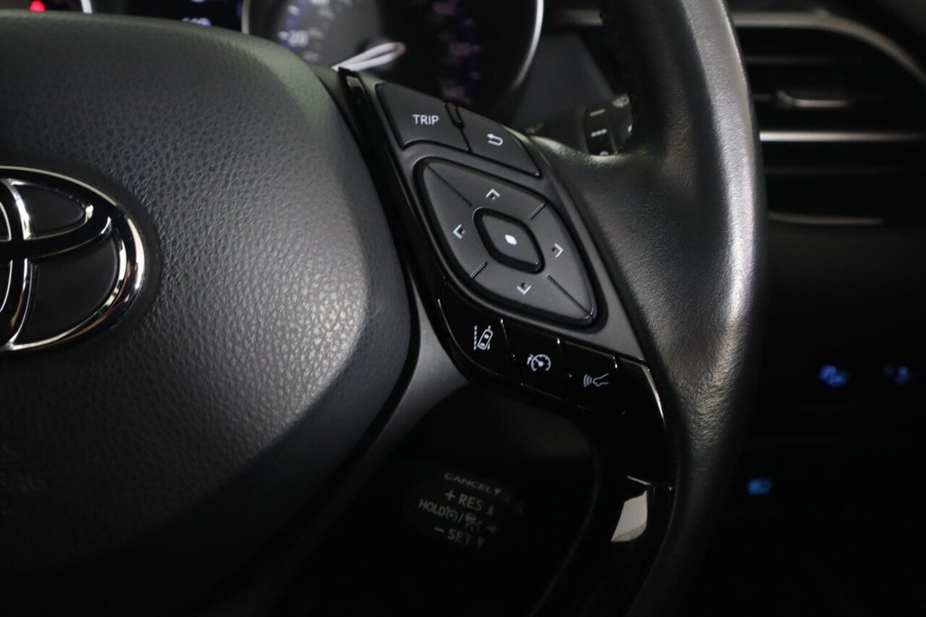 Used Toyota C-HR 2022 for sale - 76406822: Photo 17