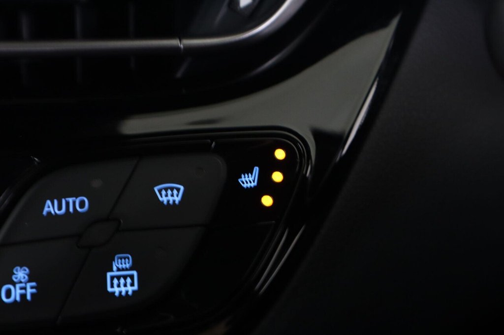 Used Toyota C-HR 2022 for sale - 76406822: Photo 22