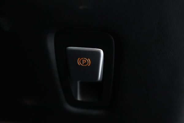 Used Aston Martin DB11 2020 for sale - 74931012: Photo 25