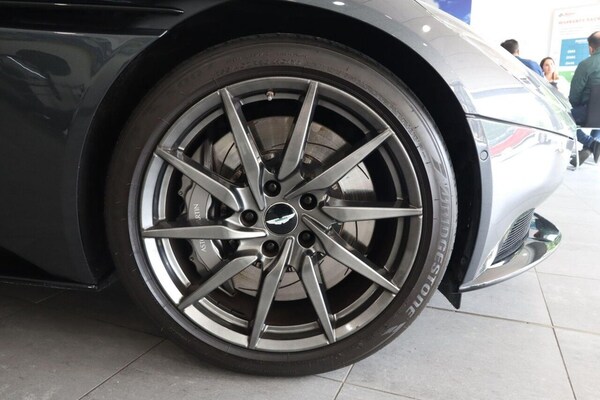 Used Aston Martin DB11 2020 for sale - 74931012: Photo 46