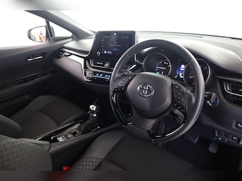 Used Toyota C-HR 2023 for sale - 79197567: Photo
