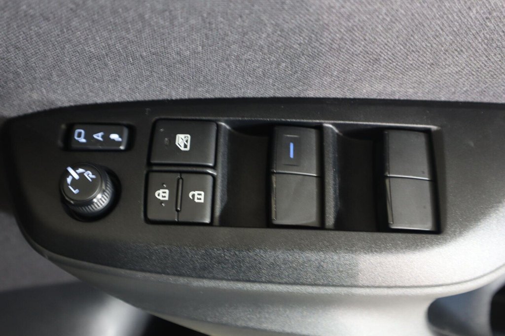 Used Toyota Yaris Cross 2023 for sale - 77250468: Photo 24